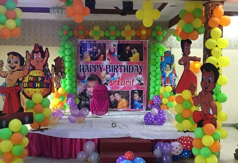 ホテル Mangalam Palace   Lucknow Airport