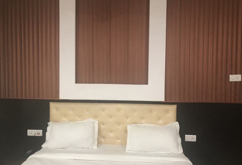 ホテル Mangalam Palace   Lucknow Airport