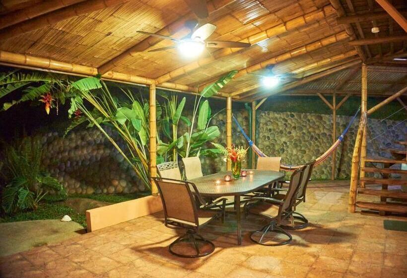 בית מלון כפרי Manoas