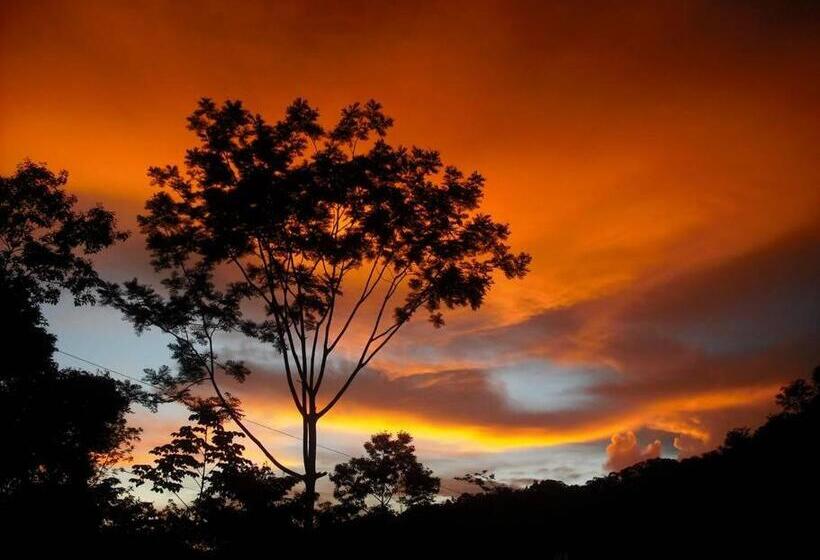 בית מלון כפרי Manoas