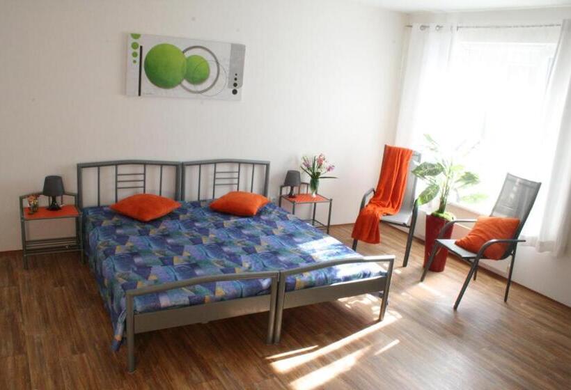 ホテル Na Vodách