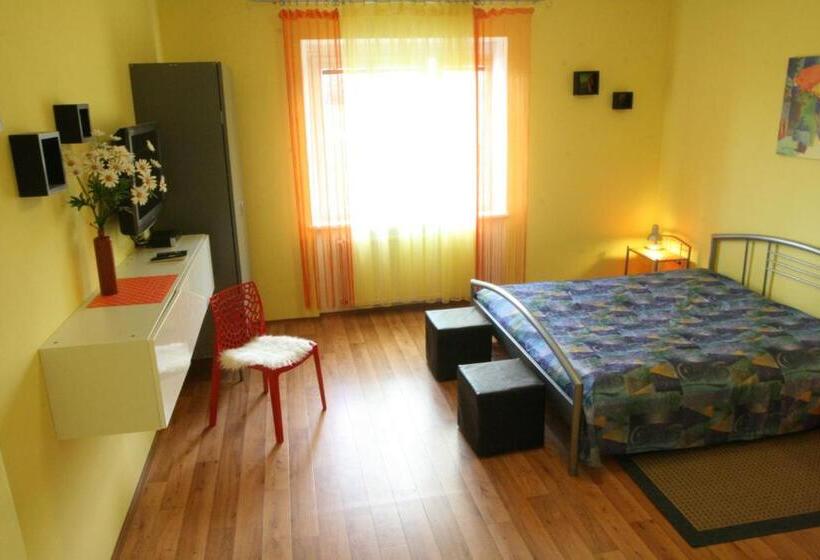 ホテル Na Vodách