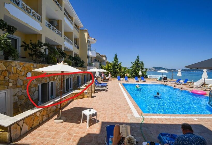 هتل Nefeli Beach