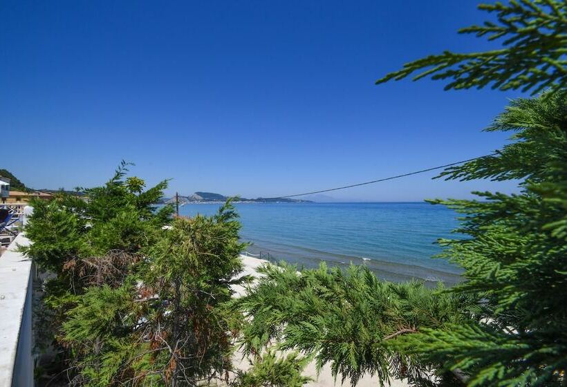 هتل Nefeli Beach