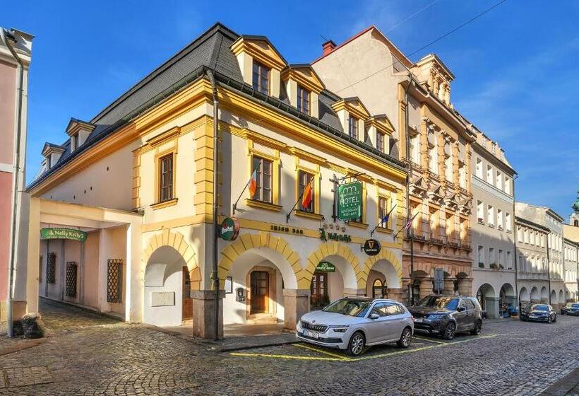 Отель Nelly Kellys