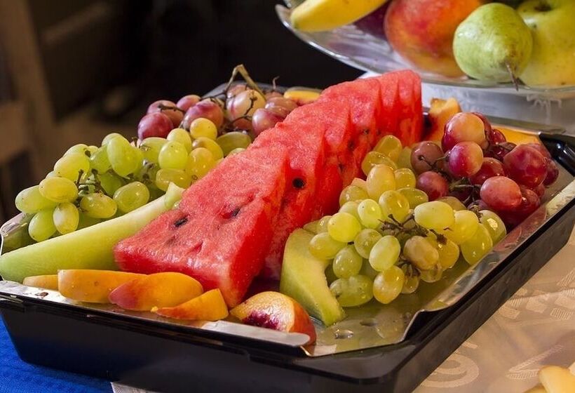 فندق Omorfi Poli