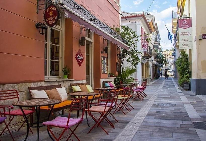 فندق Omorfi Poli