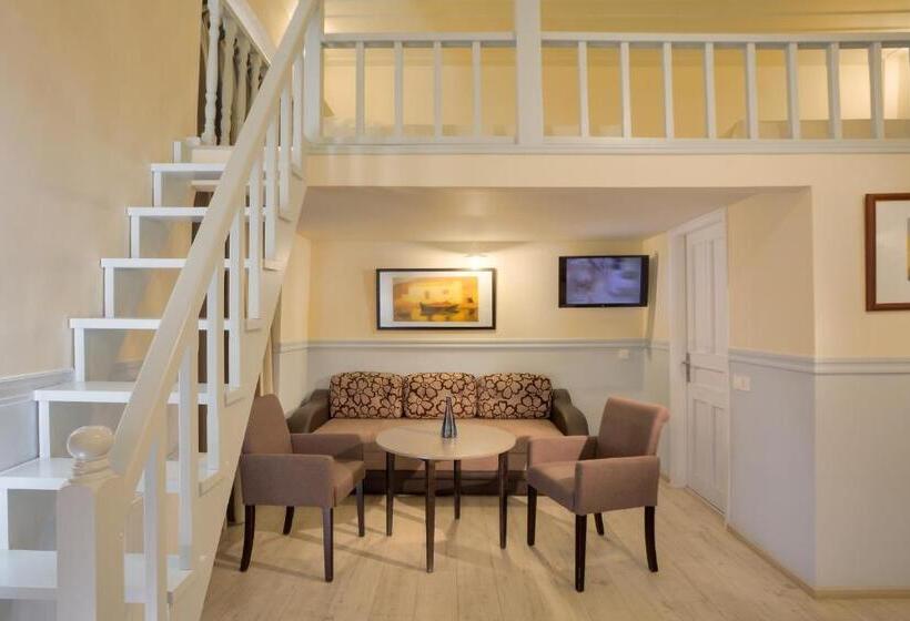 فندق Omorfi Poli