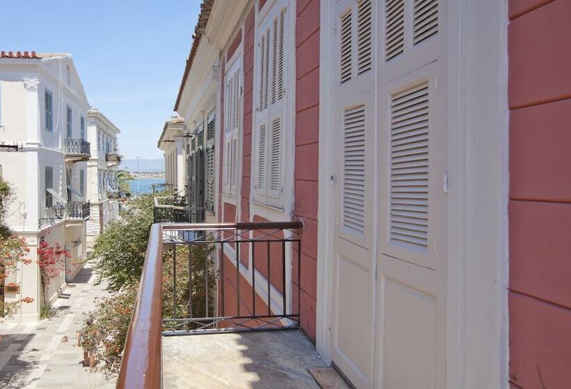 فندق Omorfi Poli