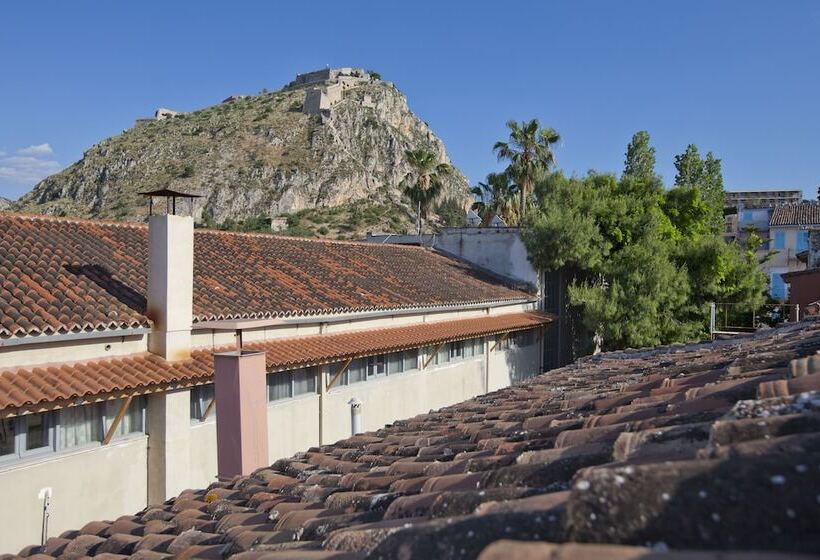 فندق Omorfi Poli