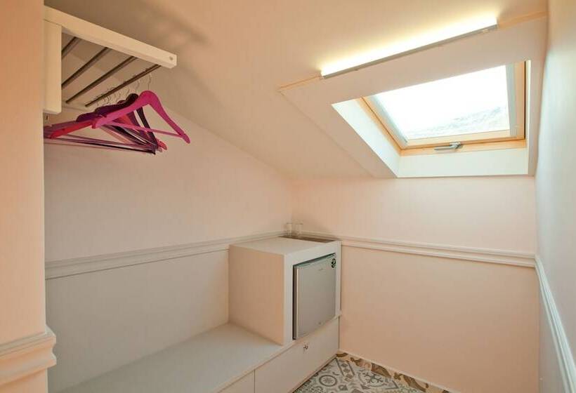 فندق Omorfi Poli