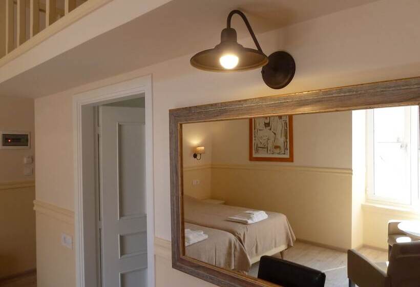 فندق Omorfi Poli