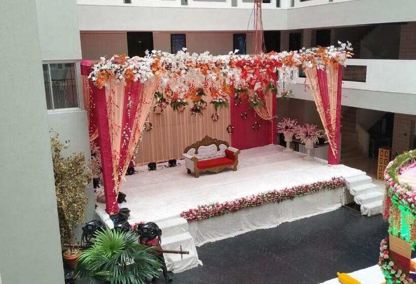 فندق The Fern Residency, Vadgaon Talegaon, Pune