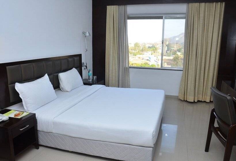 فندق The Fern Residency, Vadgaon Talegaon, Pune