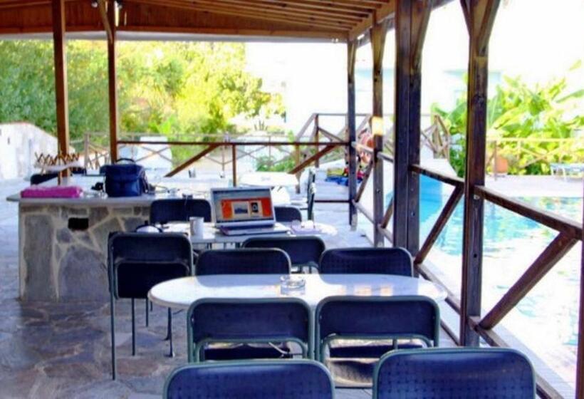 فندق Paradise Studios