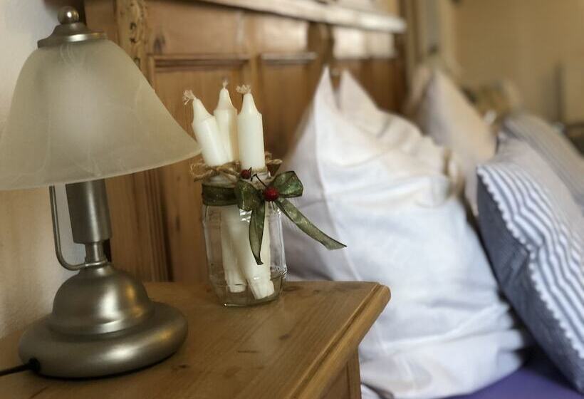 בית מלון כפרי Pension Laura