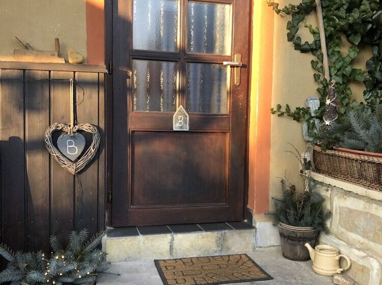 בית מלון כפרי Pension Laura