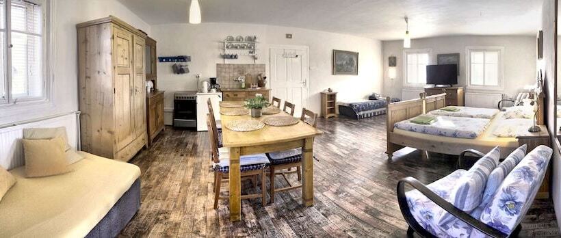 בית מלון כפרי Pension Laura