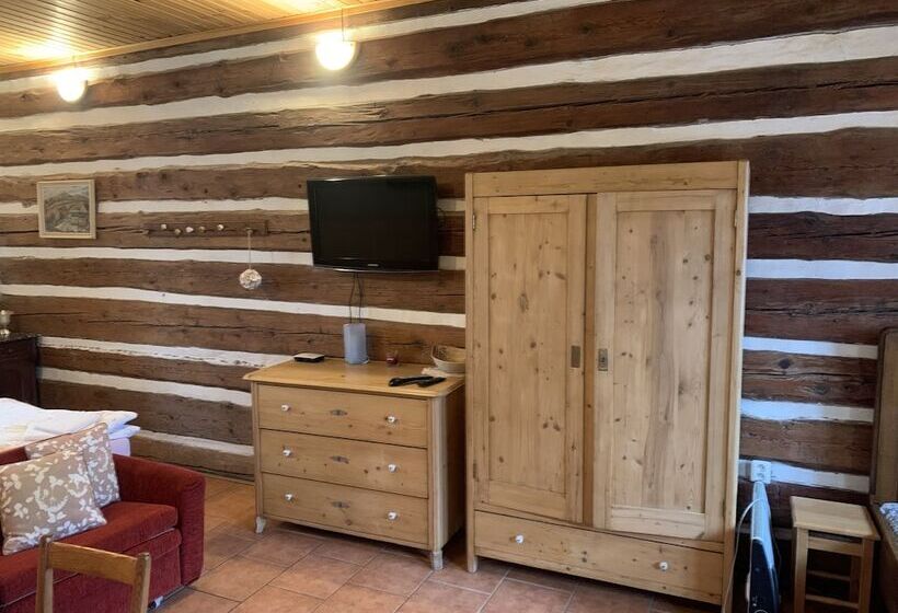 בית מלון כפרי Pension Laura