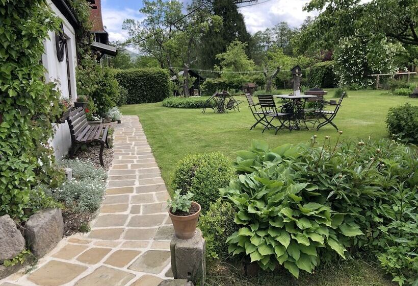 בית מלון כפרי Pension Laura