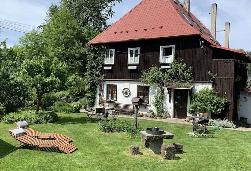 בית מלון כפרי Pension Laura