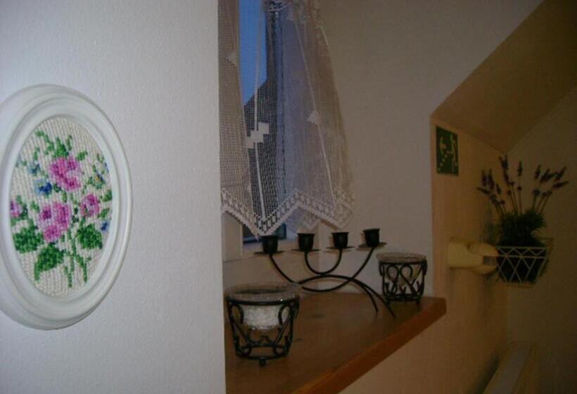 호텔 Pension Na Hradbach