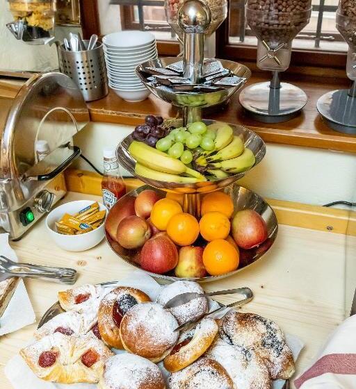 هتل Penzion Thalleruv Dum