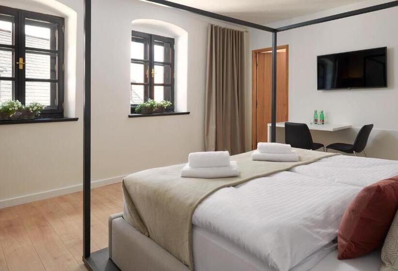 هتل Penzion Thalleruv Dum