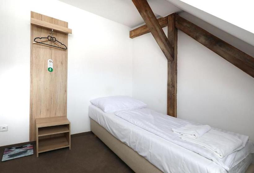 Отель Pension U Tří Sedláků