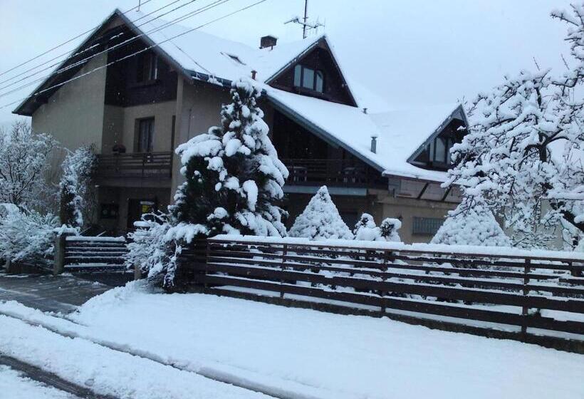 فندق Privat Apartma Ulrych