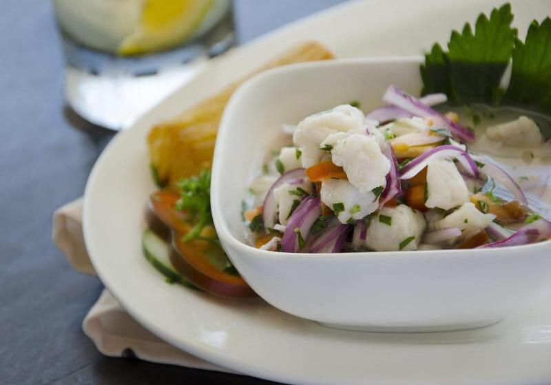 هتل Puntarenas Beach