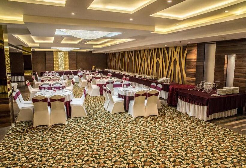 Отель Regenta Central Amritsar