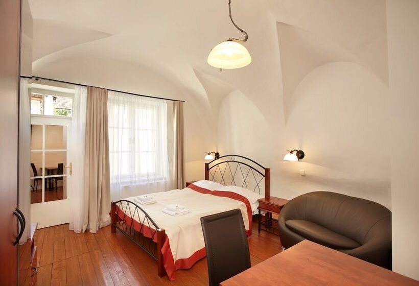 فندق Residence Muzeum Vltavinu