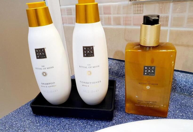 בית מלון כפרי Resort Lesní Lázně