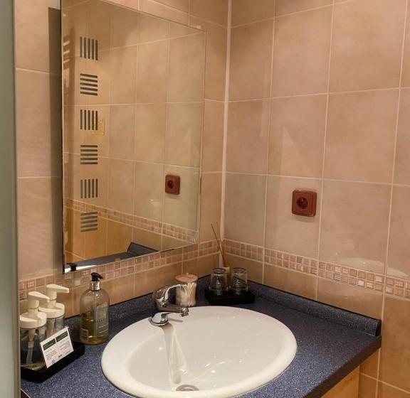 בית מלון כפרי Resort Lesní Lázně