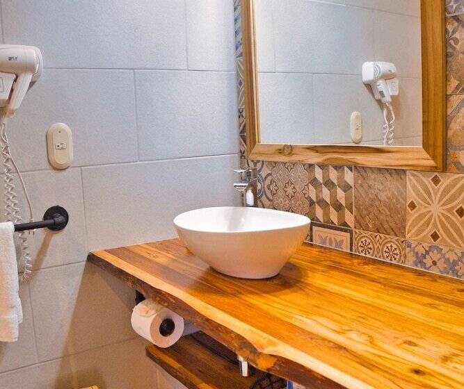 호텔 Samara Pacific Lodge