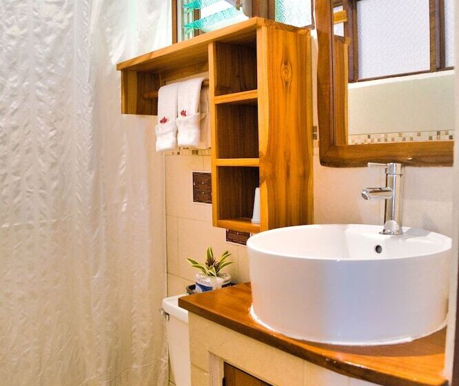 호텔 Samara Pacific Lodge