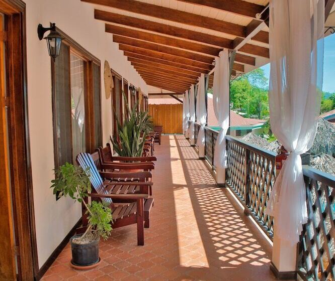 호텔 Samara Pacific Lodge