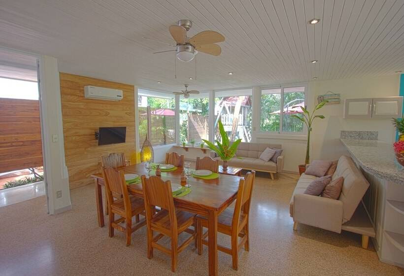 호텔 Samara Pacific Lodge