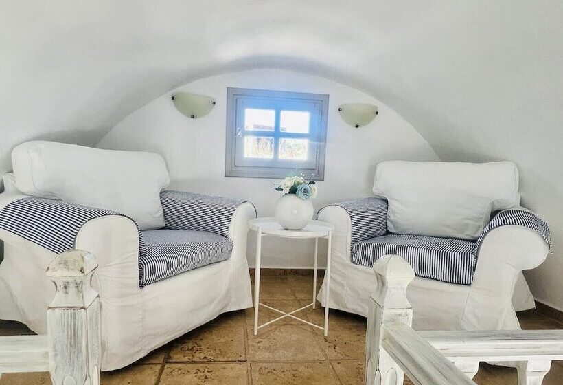 ホテル Santorini Mesotopos