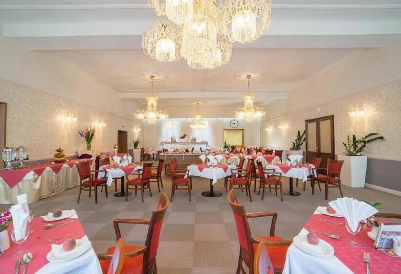 בית מלון כפרי Savoy Spa & Kur