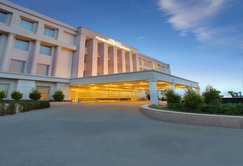 בית מלון כפרי Seyfert Sarovar Premiere Dehradun