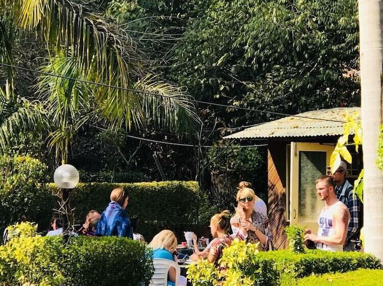 Отель Sheela, 100m From Taj Mahal