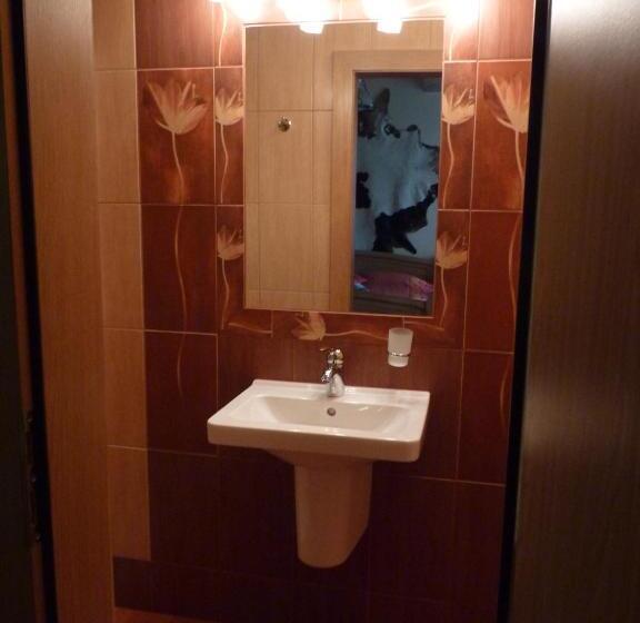 هتل Steak Restaurant Penzion Country Saloon