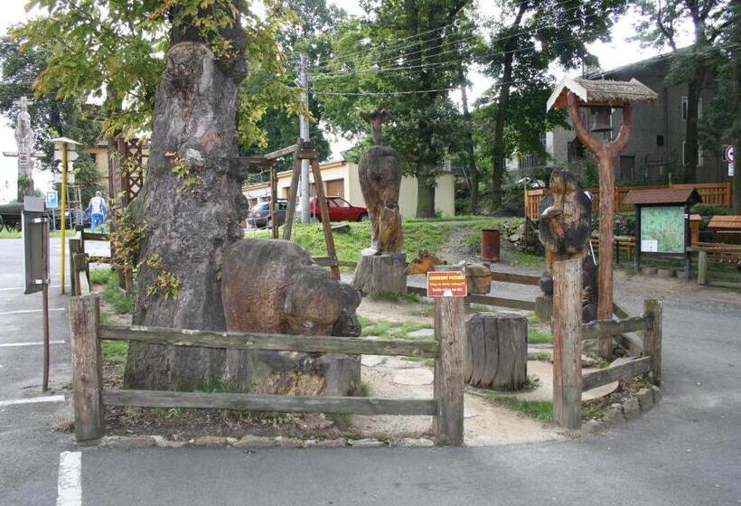 ホテル Steak Restaurant Penzion Country Saloon