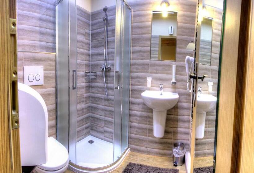 ホテル Steak Restaurant Penzion Country Saloon