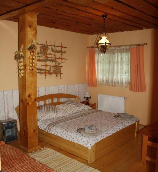 هتل Steak Restaurant Penzion Country Saloon