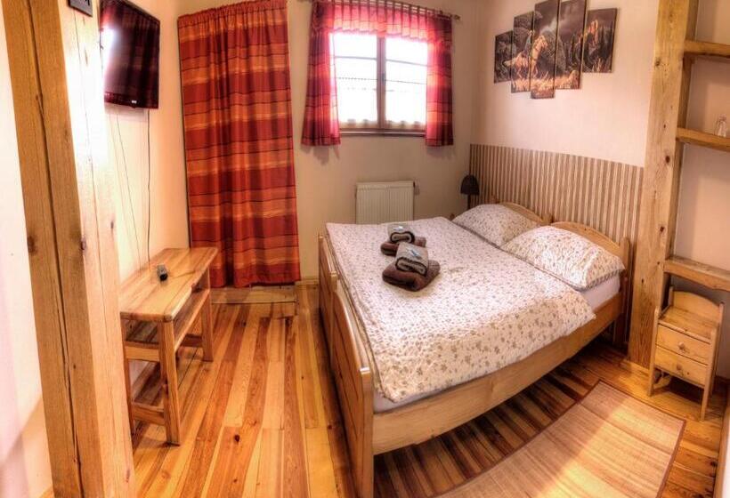 ホテル Steak Restaurant Penzion Country Saloon