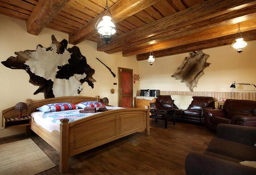 ホテル Steak Restaurant Penzion Country Saloon