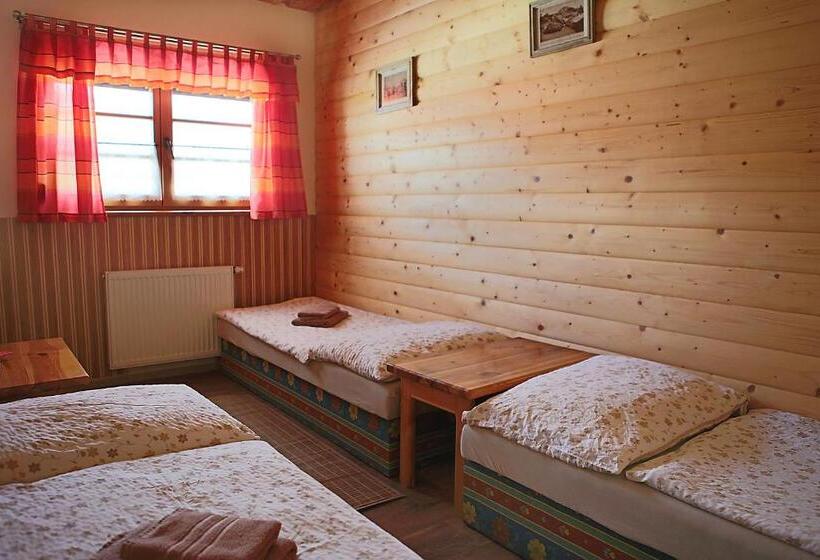 ホテル Steak Restaurant Penzion Country Saloon